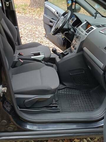 Черный Опель Зафира, объемом двигателя 1.69 л и пробегом 290 тыс. км за 6499 $, фото 14 на Automoto.ua