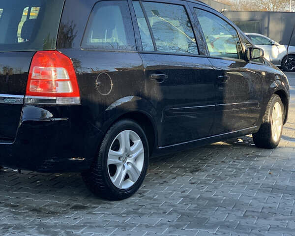 Чорний Опель Зафіра, об'ємом двигуна 0 л та пробігом 174 тис. км за 6900 $, фото 2 на Automoto.ua