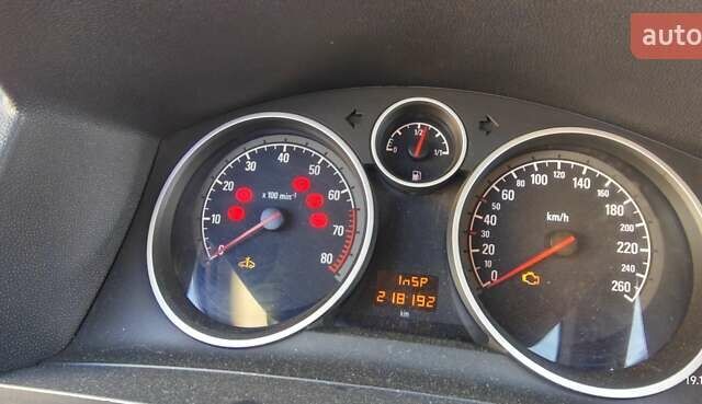 Черный Опель Зафира, объемом двигателя 1.6 л и пробегом 220 тыс. км за 7200 $, фото 24 на Automoto.ua