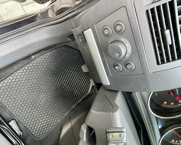 Черный Опель Зафира, объемом двигателя 1.6 л и пробегом 206 тыс. км за 6700 $, фото 14 на Automoto.ua