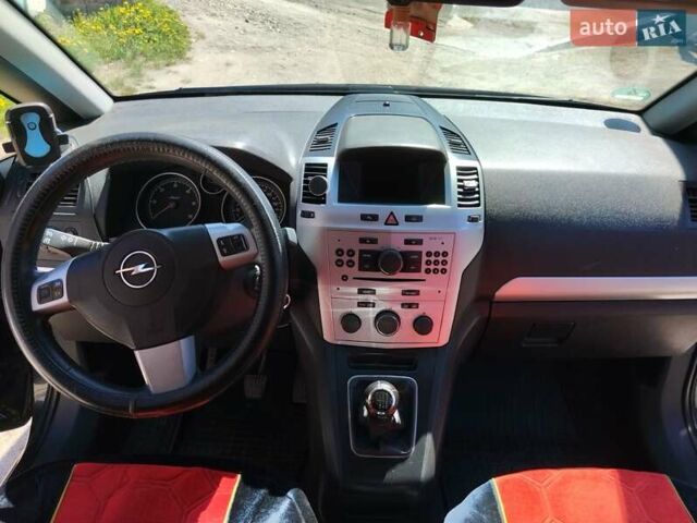 Чорний Опель Зафіра, об'ємом двигуна 1.7 л та пробігом 247 тис. км за 6400 $, фото 3 на Automoto.ua