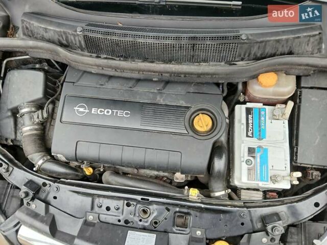 Черный Опель Зафира, объемом двигателя 1.9 л и пробегом 196 тыс. км за 6800 $, фото 14 на Automoto.ua