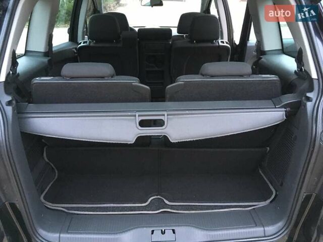 Черный Опель Зафира, объемом двигателя 1.6 л и пробегом 121 тыс. км за 6999 $, фото 56 на Automoto.ua