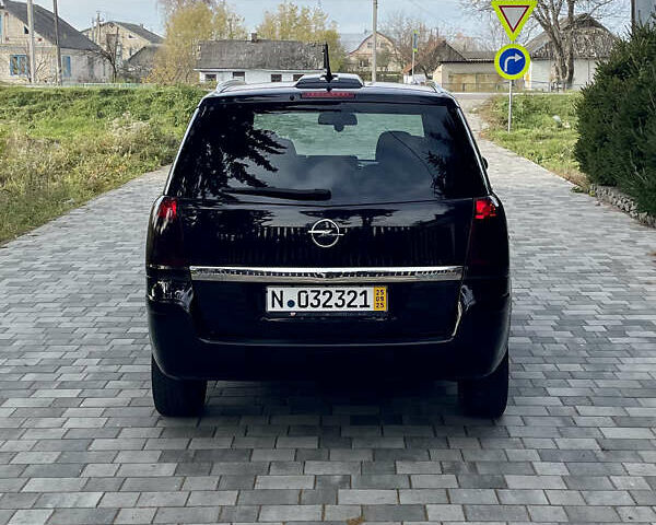 Черный Опель Зафира, объемом двигателя 1.6 л и пробегом 206 тыс. км за 6700 $, фото 4 на Automoto.ua