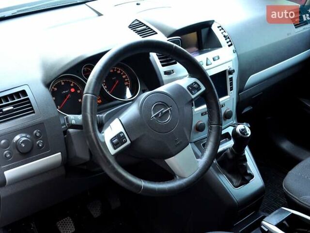 Чорний Опель Зафіра, об'ємом двигуна 1.7 л та пробігом 250 тис. км за 5400 $, фото 15 на Automoto.ua