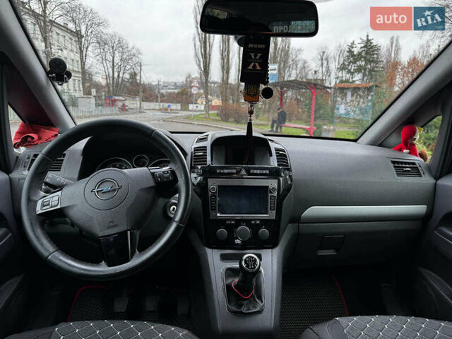 Черный Опель Зафира, объемом двигателя 1.6 л и пробегом 218 тыс. км за 7690 $, фото 24 на Automoto.ua