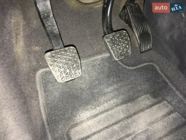 Черный Опель Зафира, объемом двигателя 1.6 л и пробегом 121 тыс. км за 6999 $, фото 26 на Automoto.ua