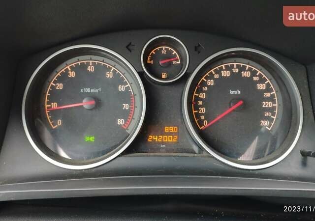 Черный Опель Зафира, объемом двигателя 1.8 л и пробегом 242 тыс. км за 7300 $, фото 1 на Automoto.ua