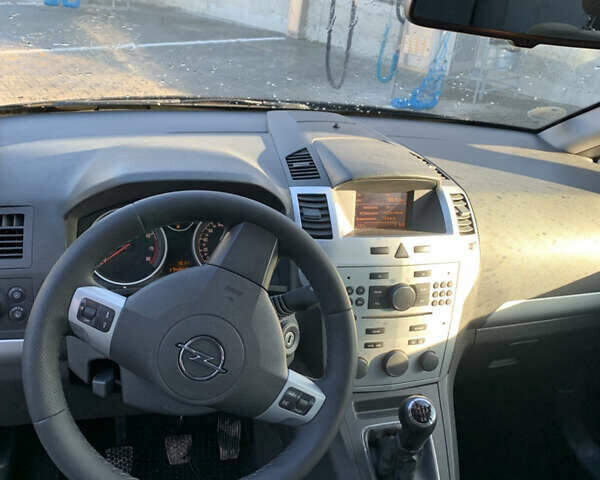 Чорний Опель Зафіра, об'ємом двигуна 0 л та пробігом 174 тис. км за 6900 $, фото 9 на Automoto.ua