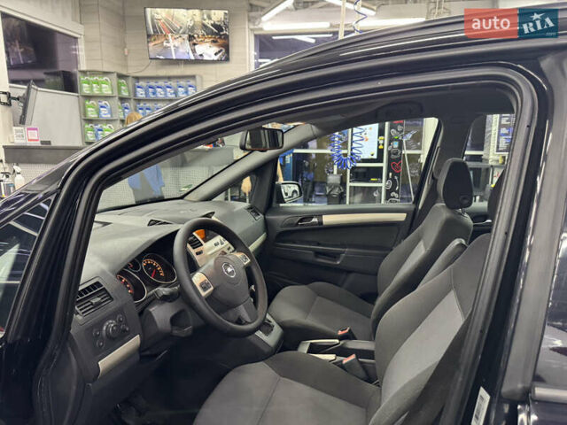 Чорний Опель Зафіра, об'ємом двигуна 1.8 л та пробігом 216 тис. км за 5500 $, фото 13 на Automoto.ua