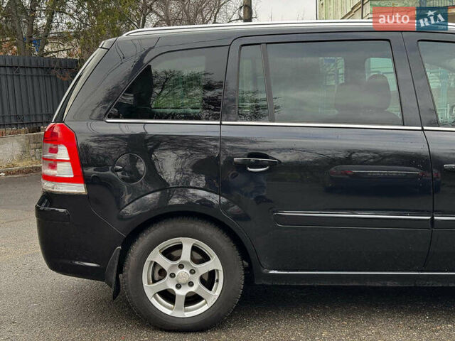 Черный Опель Зафира, объемом двигателя 1.6 л и пробегом 218 тыс. км за 7690 $, фото 11 на Automoto.ua