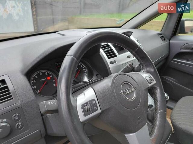 Черный Опель Зафира, объемом двигателя 1.6 л и пробегом 172 тыс. км за 6100 $, фото 8 на Automoto.ua