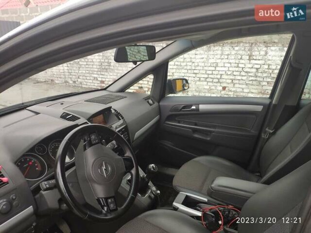 Черный Опель Зафира, объемом двигателя 1.8 л и пробегом 242 тыс. км за 7300 $, фото 6 на Automoto.ua