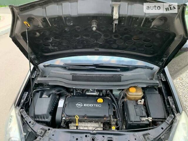 Черный Опель Зафира, объемом двигателя 1.8 л и пробегом 198 тыс. км за 6900 $, фото 29 на Automoto.ua