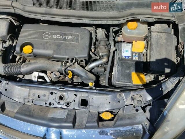 Чорний Опель Зафіра, об'ємом двигуна 1.7 л та пробігом 247 тис. км за 6400 $, фото 10 на Automoto.ua