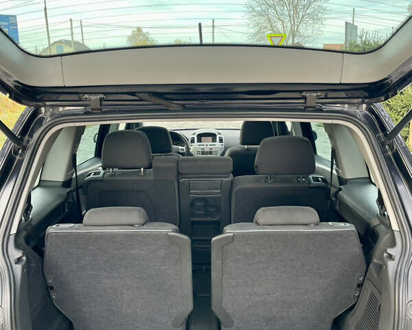 Черный Опель Зафира, объемом двигателя 1.6 л и пробегом 206 тыс. км за 6700 $, фото 9 на Automoto.ua