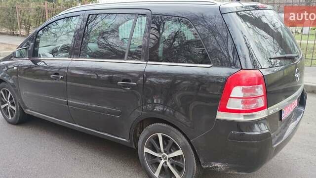 Черный Опель Зафира, объемом двигателя 1.8 л и пробегом 226 тыс. км за 7100 $, фото 4 на Automoto.ua