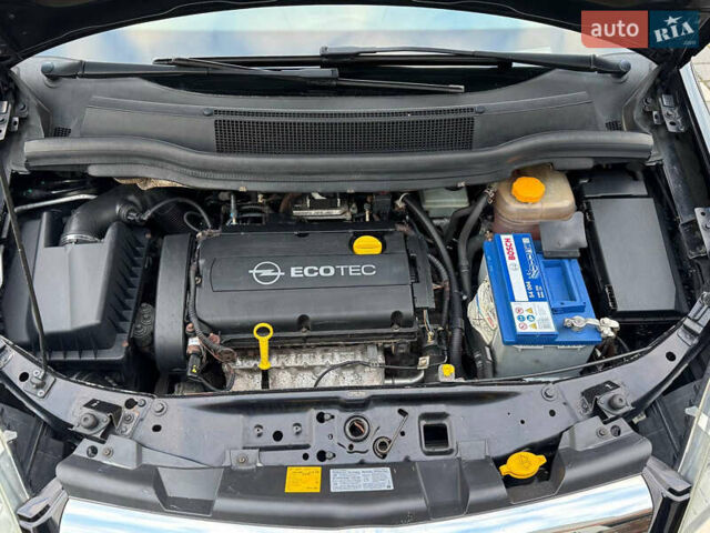 Черный Опель Зафира, объемом двигателя 1.8 л и пробегом 256 тыс. км за 6250 $, фото 71 на Automoto.ua