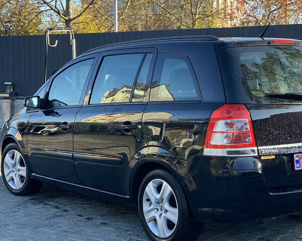 Чорний Опель Зафіра, об'ємом двигуна 0 л та пробігом 174 тис. км за 6900 $, фото 5 на Automoto.ua