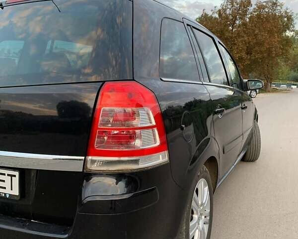 Черный Опель Зафира, объемом двигателя 1.8 л и пробегом 198 тыс. км за 6900 $, фото 19 на Automoto.ua