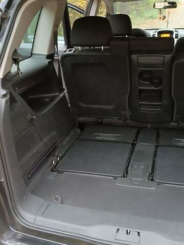 Черный Опель Зафира, объемом двигателя 1.69 л и пробегом 290 тыс. км за 6499 $, фото 16 на Automoto.ua