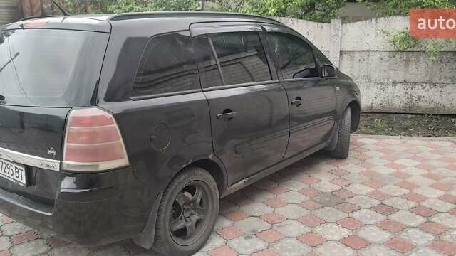 Чорний Опель Зафіра, об'ємом двигуна 1.6 л та пробігом 240 тис. км за 5500 $, фото 11 на Automoto.ua