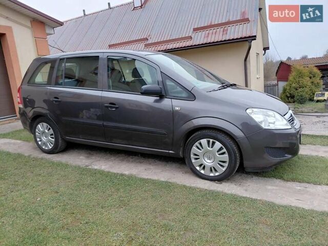 Черный Опель Зафира, объемом двигателя 1.6 л и пробегом 172 тыс. км за 6100 $, фото 2 на Automoto.ua