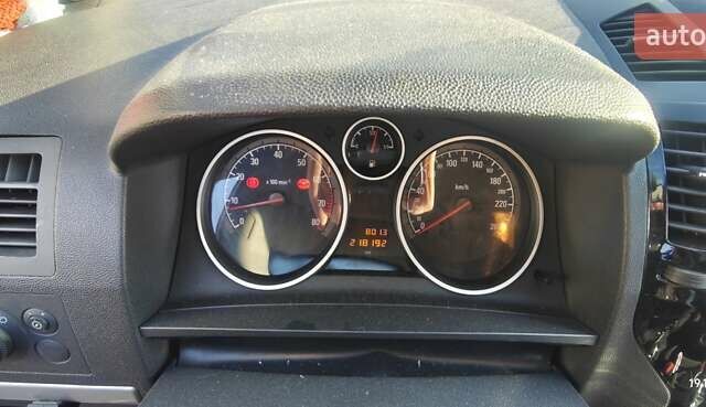 Черный Опель Зафира, объемом двигателя 1.6 л и пробегом 220 тыс. км за 7200 $, фото 32 на Automoto.ua