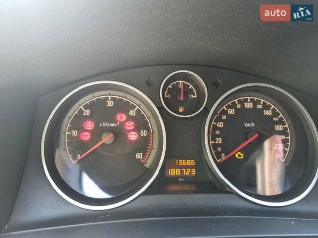 Черный Опель Зафира, объемом двигателя 0 л и пробегом 189 тыс. км за 6600 $, фото 1 на Automoto.ua