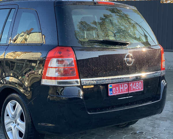 Чорний Опель Зафіра, об'ємом двигуна 0 л та пробігом 174 тис. км за 6900 $, фото 4 на Automoto.ua