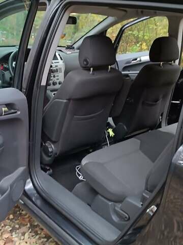 Черный Опель Зафира, объемом двигателя 1.69 л и пробегом 290 тыс. км за 6499 $, фото 21 на Automoto.ua