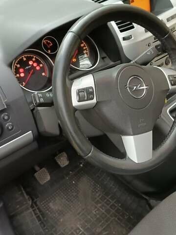 Черный Опель Зафира, объемом двигателя 1.69 л и пробегом 290 тыс. км за 6499 $, фото 24 на Automoto.ua