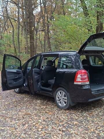 Черный Опель Зафира, объемом двигателя 1.69 л и пробегом 290 тыс. км за 6499 $, фото 28 на Automoto.ua