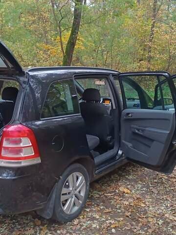 Черный Опель Зафира, объемом двигателя 1.69 л и пробегом 290 тыс. км за 6499 $, фото 31 на Automoto.ua