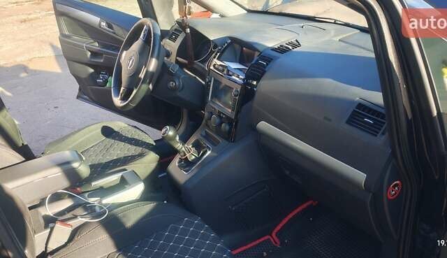 Черный Опель Зафира, объемом двигателя 1.6 л и пробегом 220 тыс. км за 7200 $, фото 13 на Automoto.ua