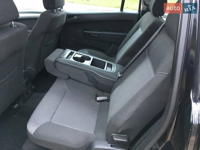 Черный Опель Зафира, объемом двигателя 1.6 л и пробегом 121 тыс. км за 6999 $, фото 45 на Automoto.ua