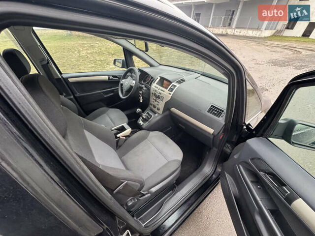 Черный Опель Зафира, объемом двигателя 1.6 л и пробегом 198 тыс. км за 6300 $, фото 29 на Automoto.ua