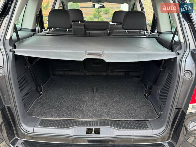 Черный Опель Зафира, объемом двигателя 1.8 л и пробегом 256 тыс. км за 6250 $, фото 64 на Automoto.ua