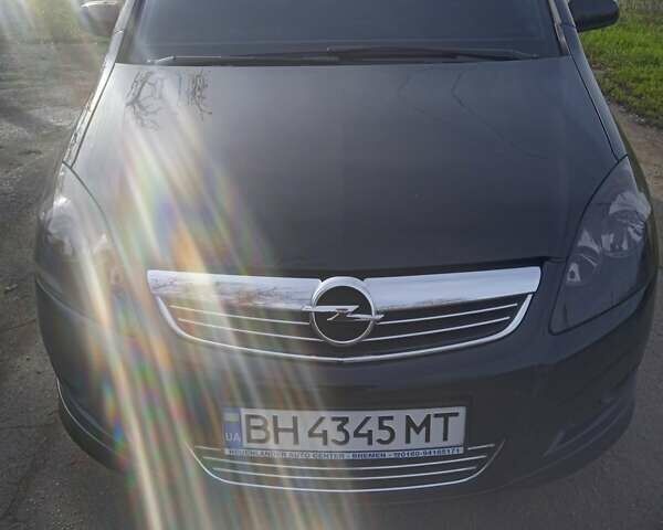 Черный Опель Зафира, объемом двигателя 1.6 л и пробегом 211 тыс. км за 8000 $, фото 3 на Automoto.ua