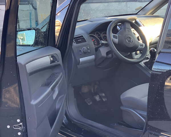 Чорний Опель Зафіра, об'ємом двигуна 0 л та пробігом 174 тис. км за 6900 $, фото 8 на Automoto.ua