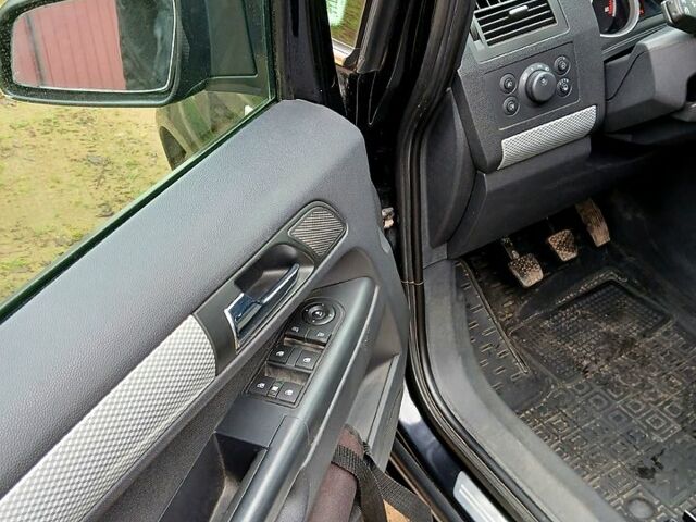 Черный Опель Зафира, объемом двигателя 1.9 л и пробегом 196 тыс. км за 6800 $, фото 7 на Automoto.ua