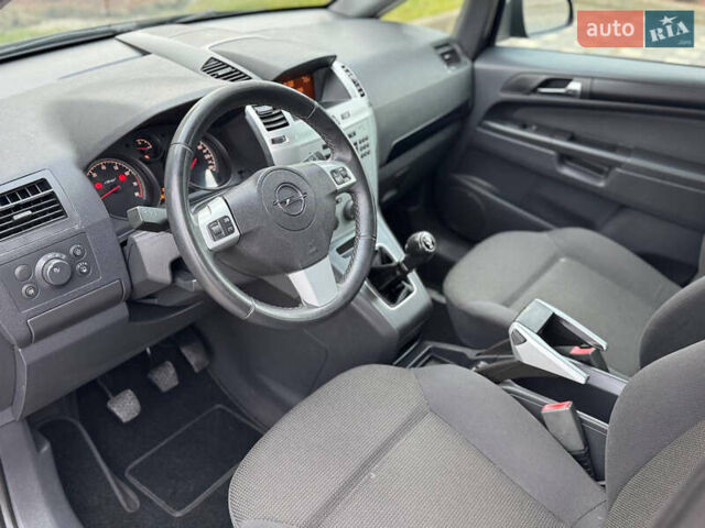 Черный Опель Зафира, объемом двигателя 1.8 л и пробегом 256 тыс. км за 6250 $, фото 34 на Automoto.ua