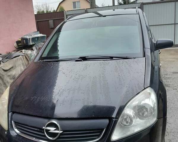 Черный Опель Зафира, объемом двигателя 1.9 л и пробегом 395 тыс. км за 6519 $, фото 7 на Automoto.ua