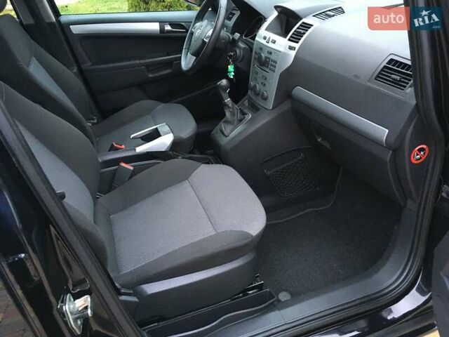 Черный Опель Зафира, объемом двигателя 1.6 л и пробегом 121 тыс. км за 6999 $, фото 39 на Automoto.ua