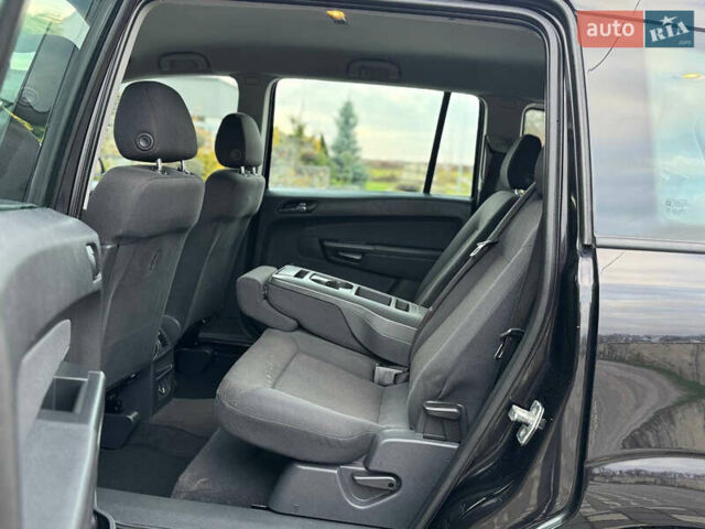 Черный Опель Зафира, объемом двигателя 1.8 л и пробегом 256 тыс. км за 6250 $, фото 50 на Automoto.ua