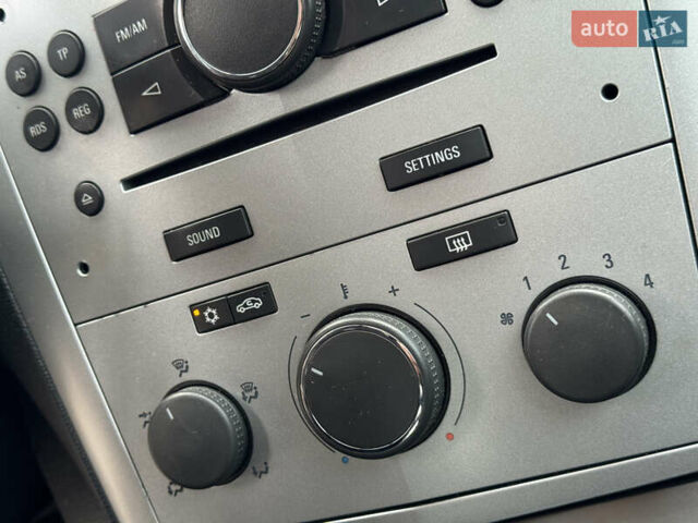 Черный Опель Зафира, объемом двигателя 1.7 л и пробегом 197 тыс. км за 6500 $, фото 42 на Automoto.ua