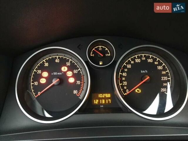 Черный Опель Зафира, объемом двигателя 1.6 л и пробегом 121 тыс. км за 6999 $, фото 28 на Automoto.ua