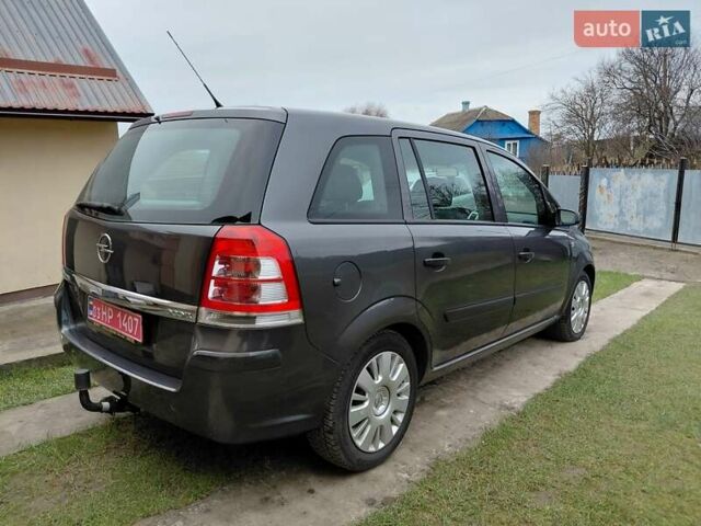 Черный Опель Зафира, объемом двигателя 1.6 л и пробегом 172 тыс. км за 6100 $, фото 5 на Automoto.ua