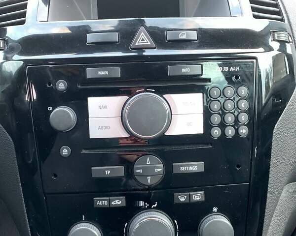 Черный Опель Зафира, объемом двигателя 1.8 л и пробегом 198 тыс. км за 6900 $, фото 10 на Automoto.ua