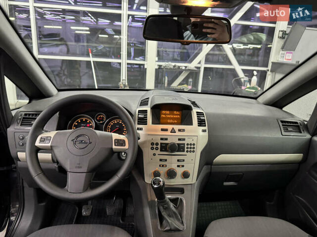 Чорний Опель Зафіра, об'ємом двигуна 1.8 л та пробігом 216 тис. км за 5500 $, фото 14 на Automoto.ua